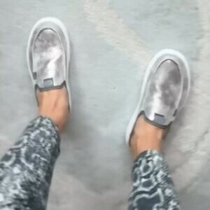 Hey Dude Austin Lift Classic in Metallic Charcoal Size W8